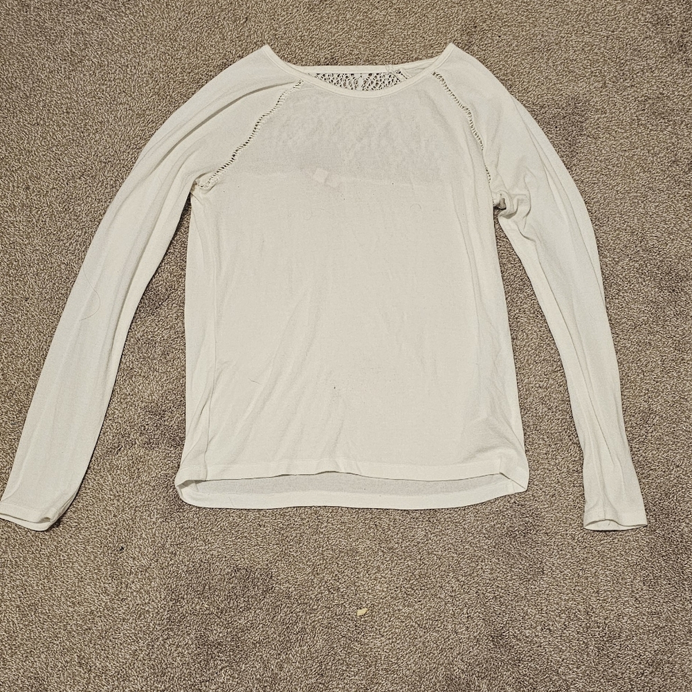 White long sleeve tee